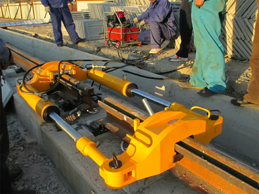 Hydraulic Rail Tensioning Machine.jpg